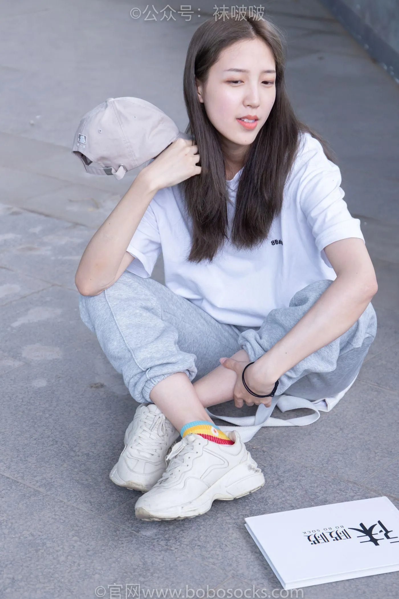 [BoBoSocks袜啵啵]NO.012 泡芙-运动鞋、白棉袜、裸足 [132P]插图